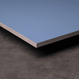 Plaque stratifiée bleue sur surface en béton.